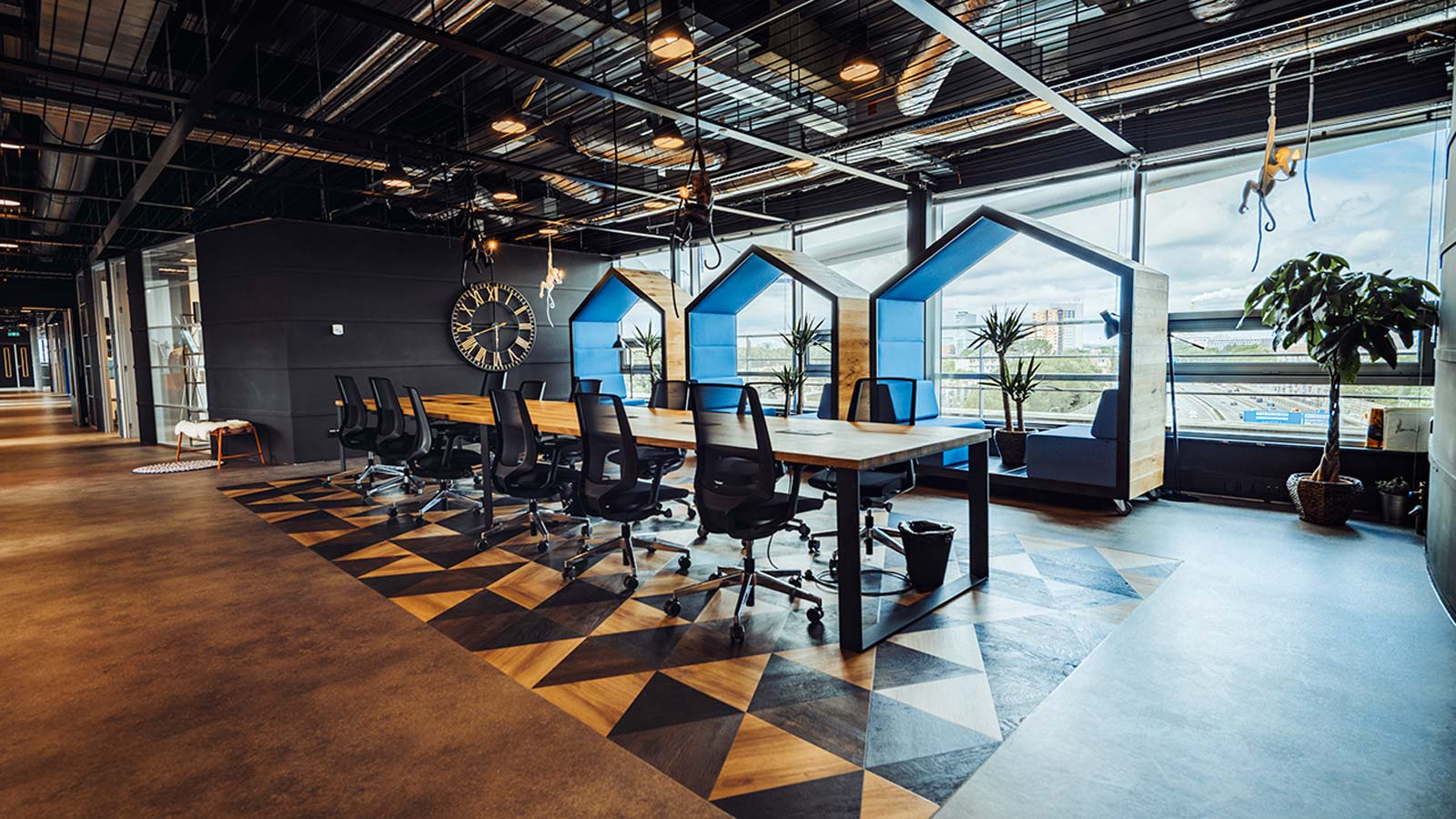 Amsterdam Coworking & Office Spaces in der Bridge Building rent24